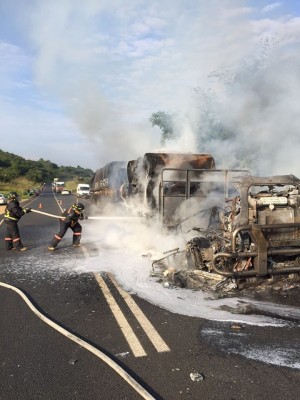 Traffic toward the city was temporarily obstructed.