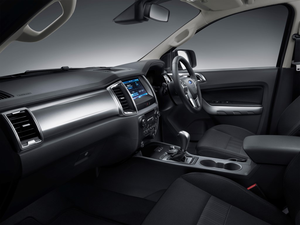 ranger-interior-passenger (Medium)