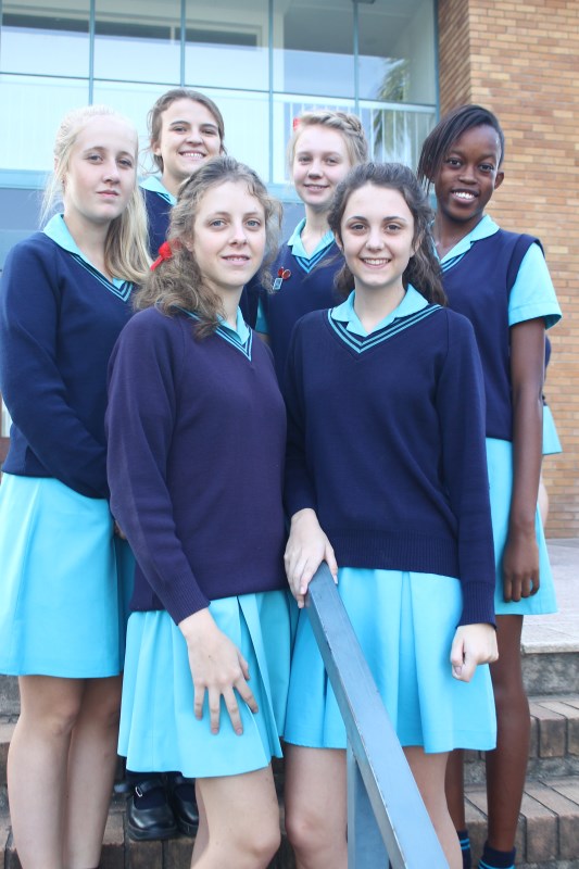 Front Fulu Sigogo, Chandré Oosthuizen, Mikayla Wilmans, (back) Michelle Kasa and Nolwethu Nkosi