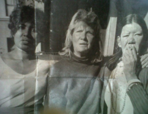 Die foto van May-Evelyn Brits (middel) wat in 1988 in Vrouekeur verskyn het.