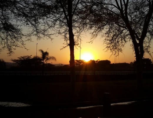 Our beautiful sunsets even light up a mediocra afternoon drive. (Photo: Rupert Taljaard, Facebook).