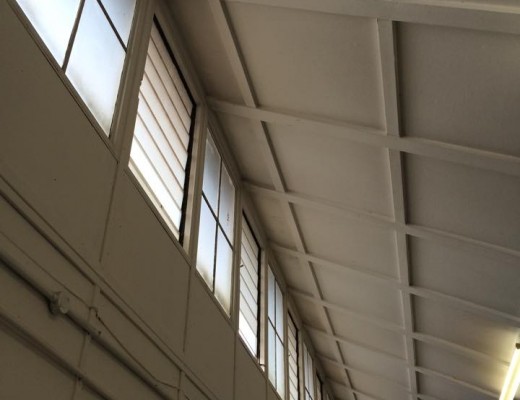 The roof of the men's ward consists of asbestos. The entire ward now has to be demolished.