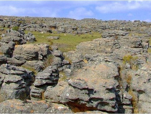 Many have reported hearing the voices of children laughing and crying between these rocks, but seeing nobody there.