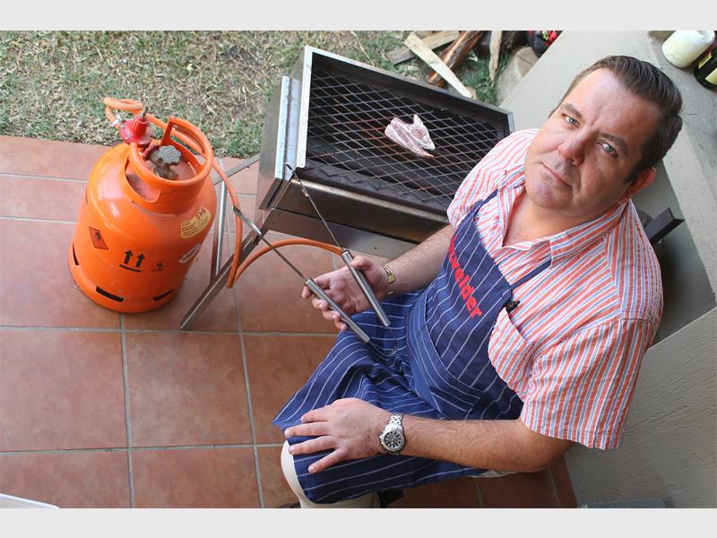 Mense soos D-Ben de Winnaar is bekommerd dat hulle nie sal kan braai as hulle nie hulle gasbottels kon opvul nie. 