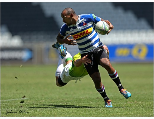 Tjokkie van Tonder of Lowveld nails Cheslin Roberts of WP. Photo: Johan Orton