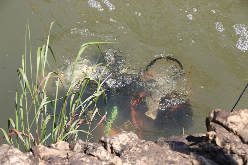 police diver