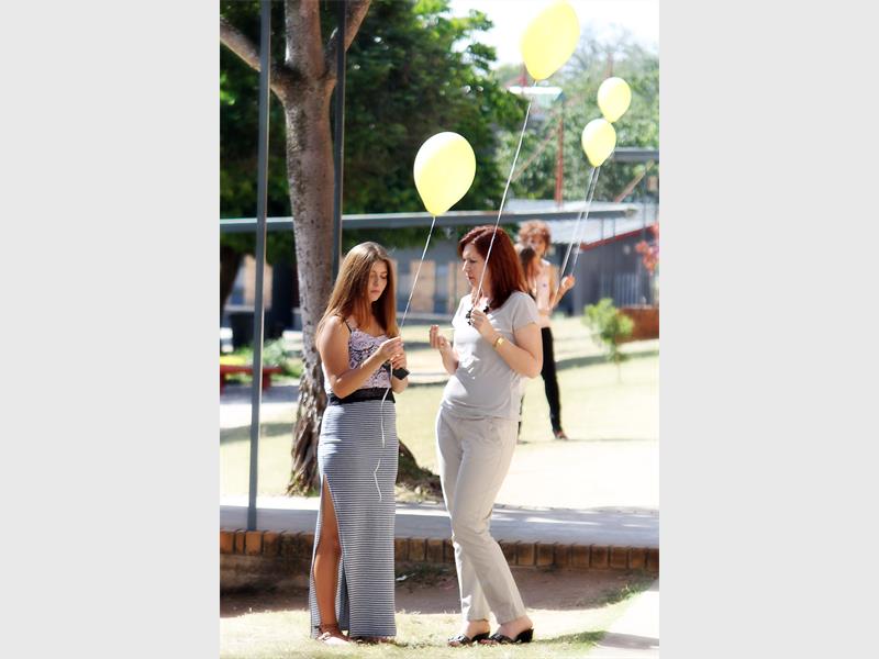 Bergvlam ma en dogter tee Kayla en Melanie Kleynhans