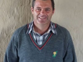 Fanna Janse van Rensburg, Curro Nelspruit Ek dink 'n mens kan sê dat die spelers op meriete en vorm van hoogstaande gehalte is. Ek is veral opgewonde oor Faf de Klerk en Jaco Kriel. Dit is 'n goeie kombinasie van jong en meer ervare spelers en daar is genoeg ouens om die kultuur van Springbokrugby aan die nuwelinge oor te dra. Iemand soos Adriaan Strauss kán leiding gee.