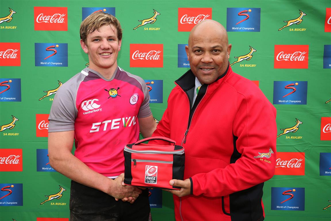 Stefan Smit ontvang sy speler van die wedstryd-toekenning van Kervin Grove. Foto: Shaun Roy/Gallo Images