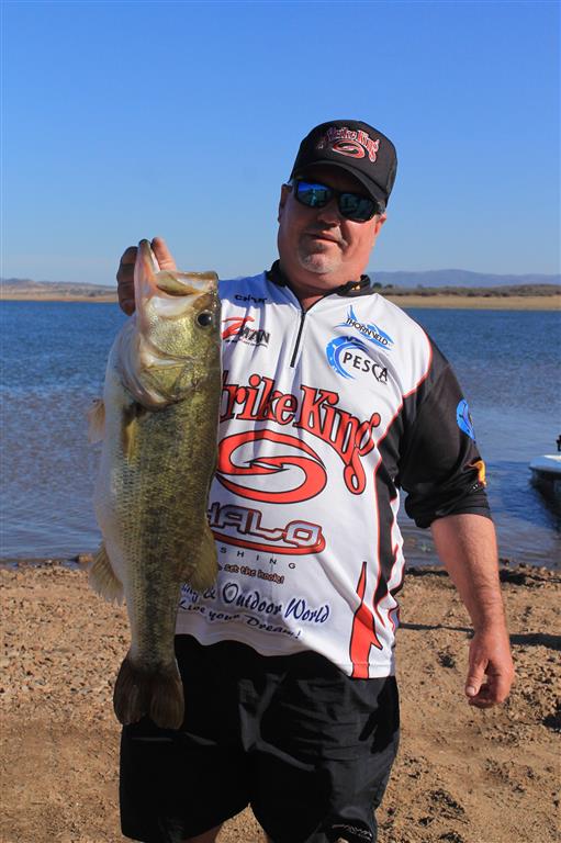 Biggest bass: Charl Carey with a slab of a fish at 4,39 kilograms. The second biggest bass caught in LBT history.
