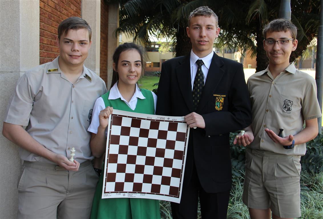 Johan Valks, Caylee Lombard, Abraham Visser, Johan Visser (Medium)