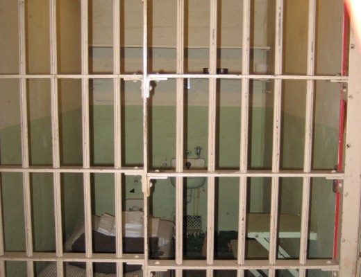 Kinder porn jail cell (Medium)