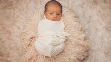 How to swaddle your baby safely