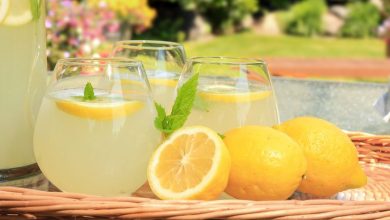 Make lemonade squash with your kids