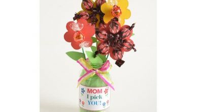 Help your child make this cute chocolate flower arrangement