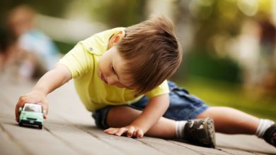How to build a quick and easy garden racetrack with your toddler