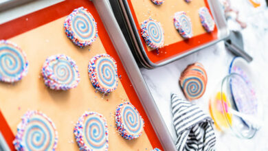 Help your child make yummy pinwheel pops