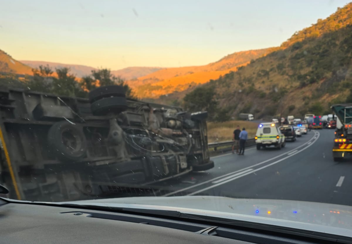 Truck looted after accident on N4 near Waterval Boven Tunnel | Lowvelder