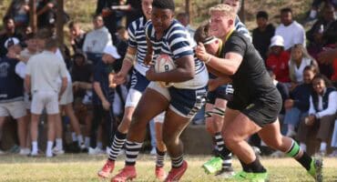 Mpho Mushudu breaks through for Curro Nelspruit. > Photos: Blake Linder