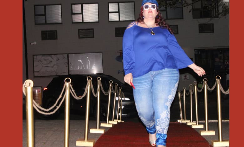Bianca Swift loop op die rooi tapyt. 