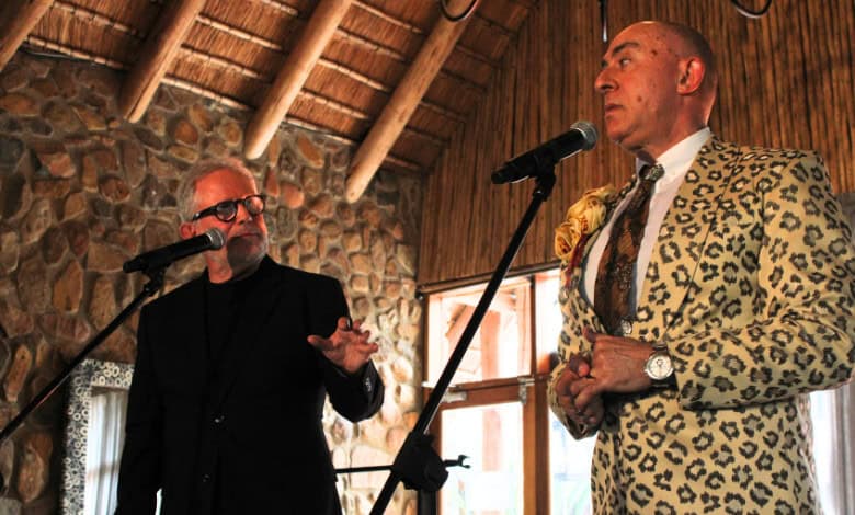 Coenie en Rocco de Villiers op die verhoog. > Foto's: Gia Radnai