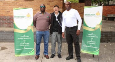 Facilitator Makhosonke Magudulela, Cobus Tomlinson (patron) and Curtis Sibuyi, also a facilitator. > Photos: Gia Radnai