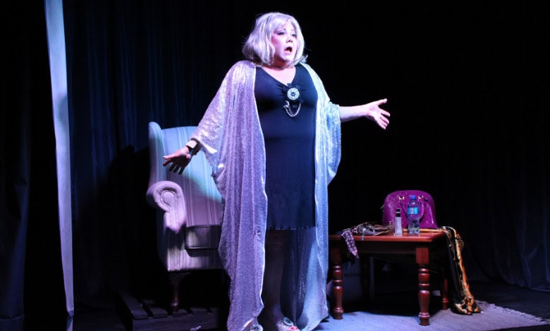 Lizz Mering op die verhoog. > Foto's: Gia Radnai