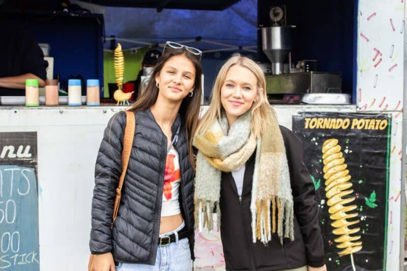 Yoané van staden en Mieke van Tonder. > Foto: Mac Lens Photography