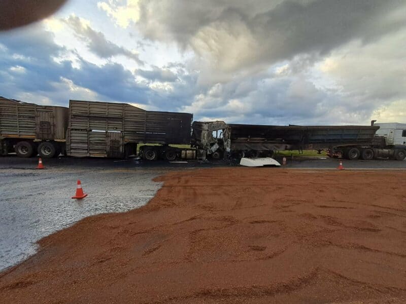 The two trucks that was involved in an accident. > Photo: Sourced/ Facebook