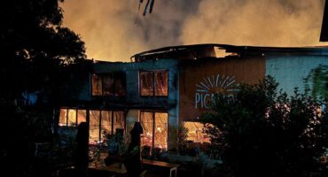 The beloved Picasso’s Mexican Taqueria up in flames. Top: A packed Picasso’s The beloved Picasso’s Mexican Taqueria up in flames. > Photos: Supplied