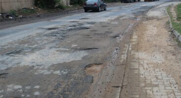 Bosch Street is virtually impassable. > Photos: Tumelo Waga Dibakwane