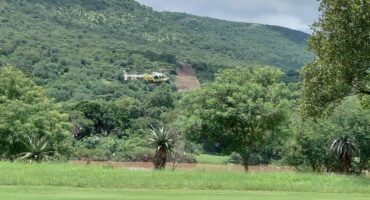 The EMS chopper flies over the Nkomazi River. > Photos: Gia Radnai