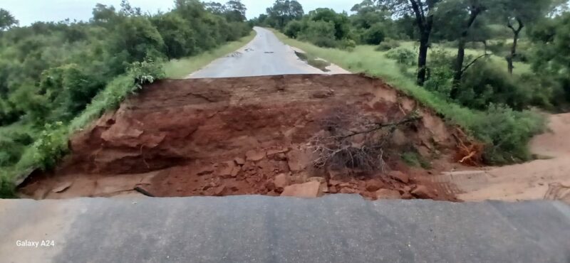 A section of the S1 road between Phabeni and Kruger gates that was washed away. 