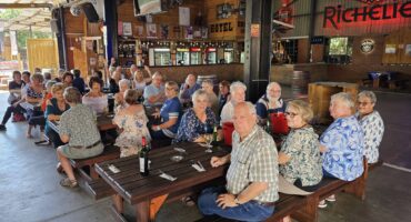 Lowvelders enjoying the get together.> Photo: Supplied/Dirk Linnenkamp