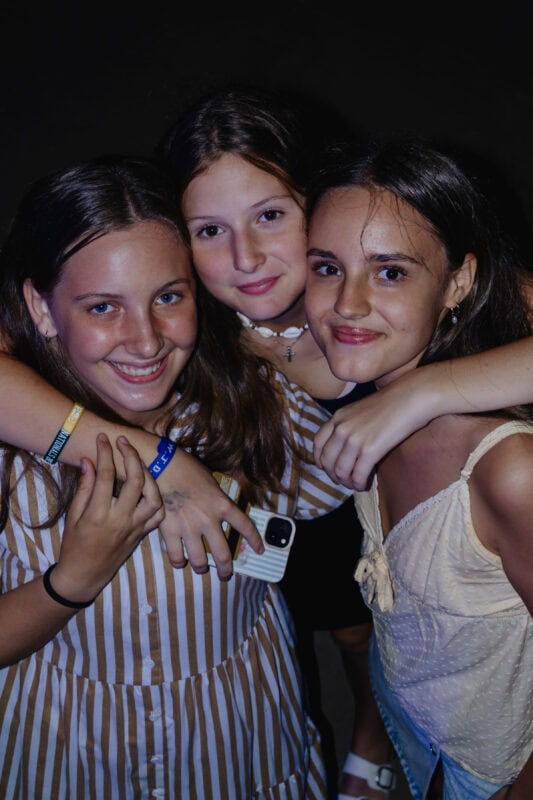 Mishka van den Berg, Caylee Angus en Sienna Holmes.