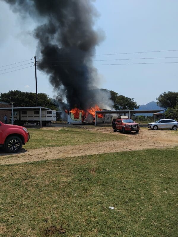 Emergency services contain the blaze at Schoemansdal Police Station. Photos & Video: Supplied/Mpumalanga SAPS