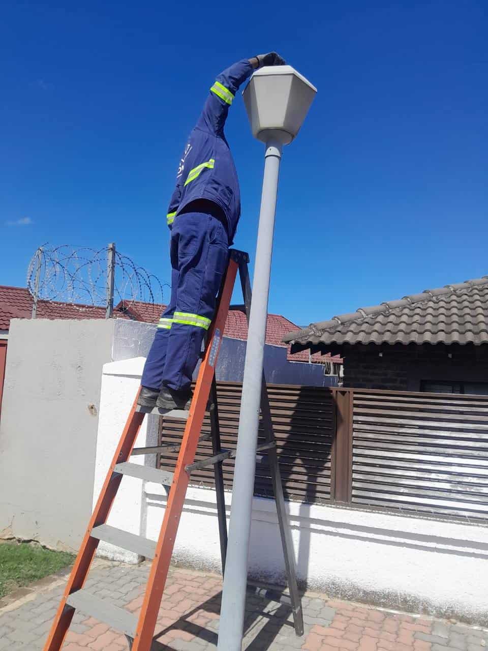 Streetlights being repaired in Barberton. 