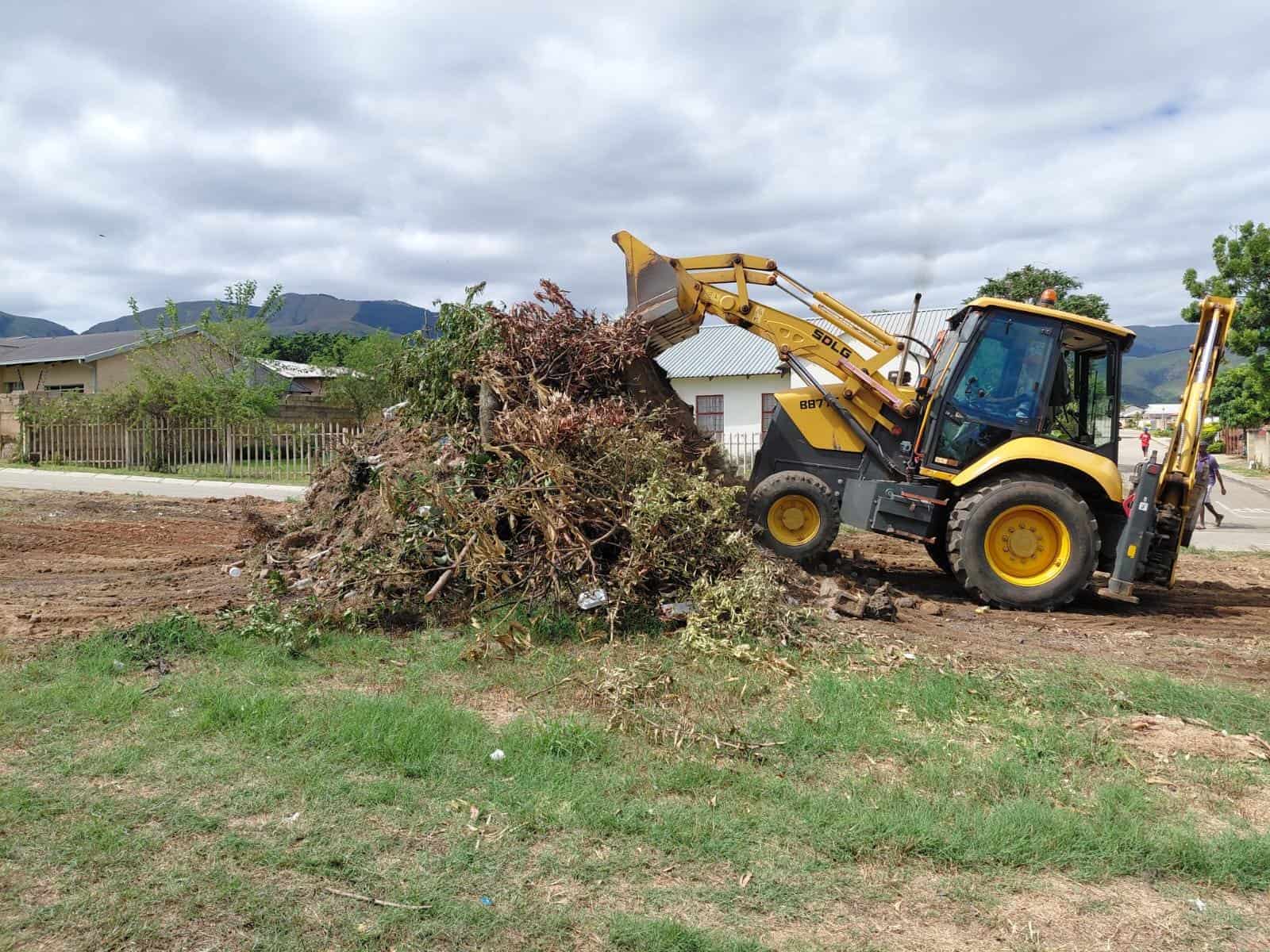 The CoM's TLB clears an illegal dumping site in Barberton. > Photos: Supplied/CoM