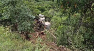 The articulated truck in the mountain. > Photos: Supplied/Emer-G-Med