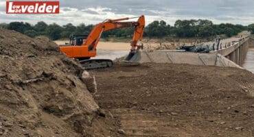 Repairs underway at Letaba High-Level Bridge. > Photo: Supplied/SANParks