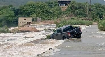 A Ford Ranger bakkie stuck in the Komatipoort River.