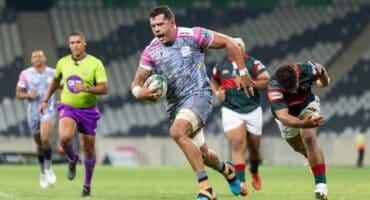 Willie Engelbrecht on the charge against the Leopards in the SA Cup. > Photo: Dirk Kotze