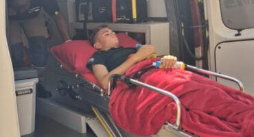 Xander van Niekerk returns home.