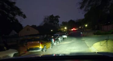Cars lined-up next to Leadwood Park. > Photo: Supplied