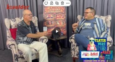 Bertus de Bruyn, digitale bestuurder van Laeveld Media, gesels met Wynand van Vollenstee.