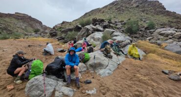 Die stapgroep gestrand langs die Visrivier. > Foto's: Verskaf/Driekie Heyns