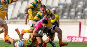 Wian van Niekerk in action against the Naka Bulls. > Photo: Dirk Kotze