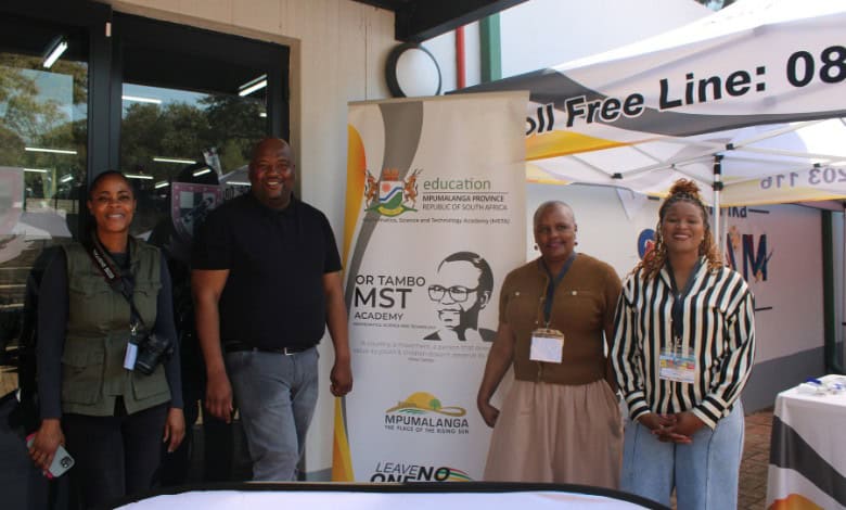 Vumile Ntuli, Sfiso Mashaba, Thandi Mkwanazi and Tryphina Mtubasi. > Photo: Zané Botes