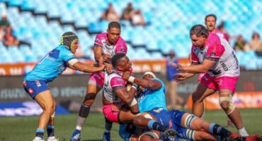 Sango Xamlasha and Abongile Nonkontwana. > Photo: Charmaine Botes Visser