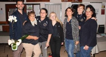 Michael Smith, Riekie Trollip, Elize Visser, Junique Jutte, Jahnin Jacobs, Alma Johnson en Saartjie Els. > Foto's: Gia Radnai